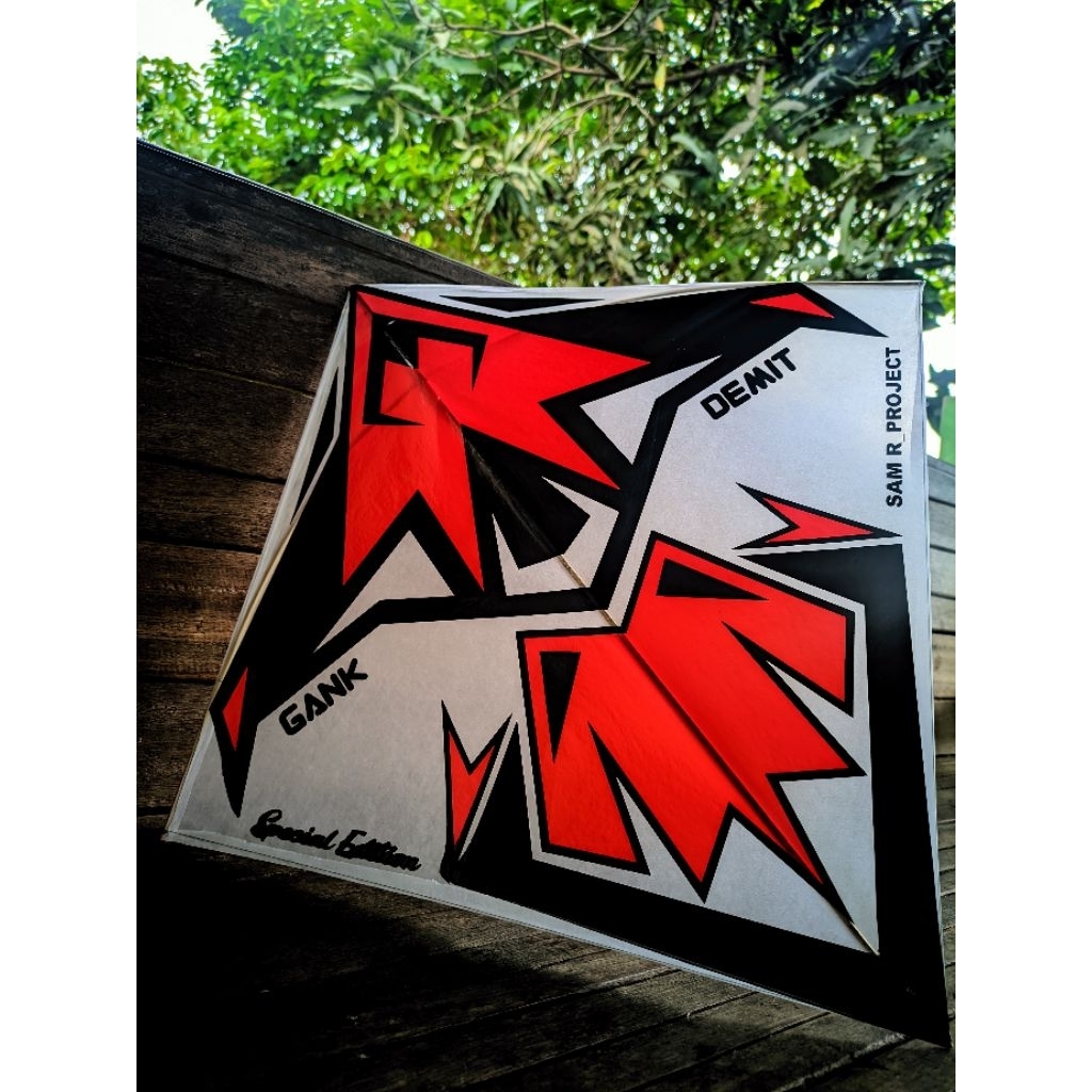 Layangan sukhoi super turnamen