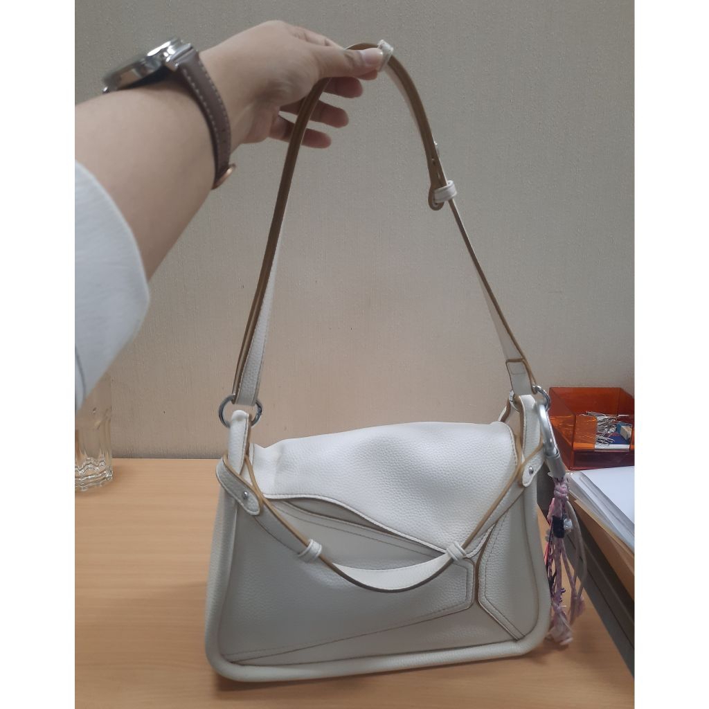 Preloved - Tas bahu wanita warna putih merk Kami x Attera size medium