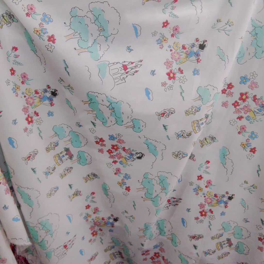 Kain Katun Poplin Motif Cinderella – Lembut, Adem, Cocok untuk Baju & Dekorasi,Kemeja & Baju Tidur