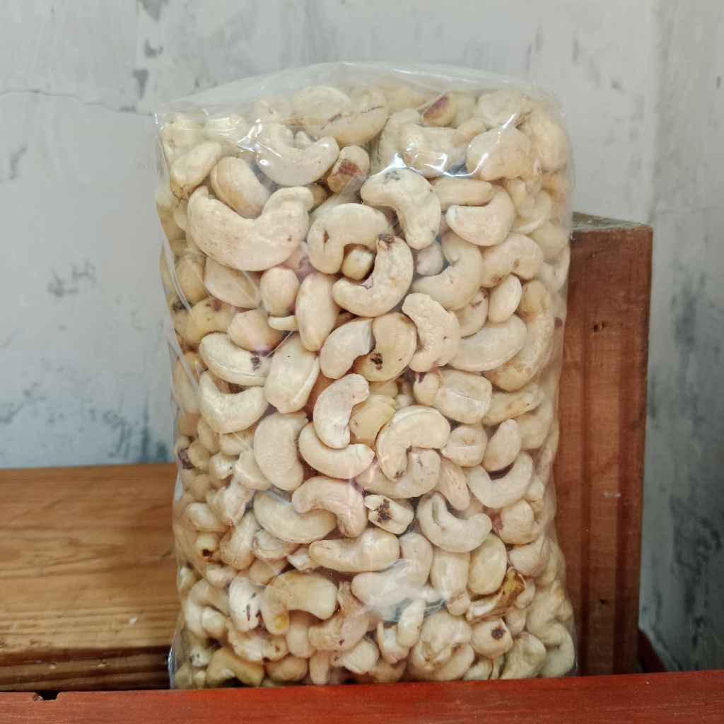 kacang Mede utuh mentah 1kg
