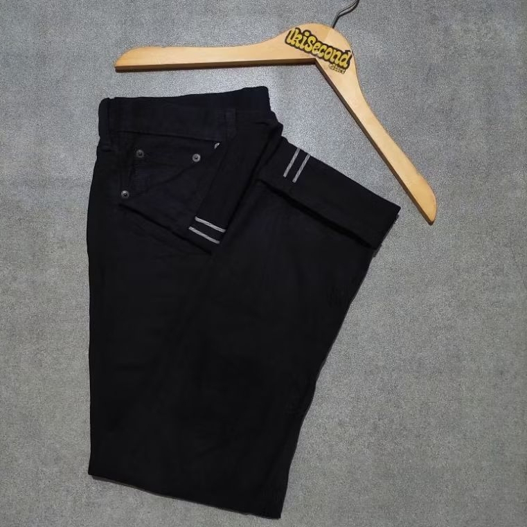 Celana Jeans Uniqlo Selvedge Original 100%
