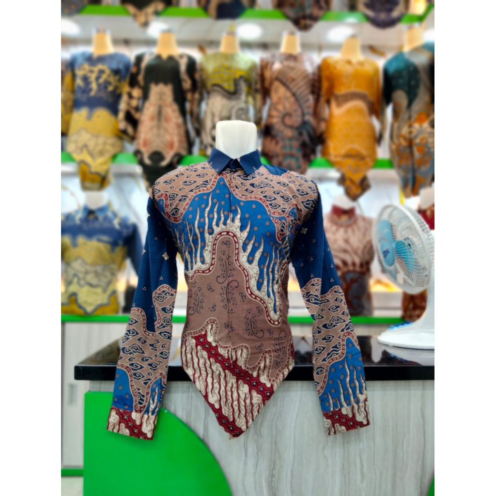 Kemeja Batik Pria Kerja QistinaBatik lengan Panjang & lengan Pendek Bahan Katun Motif Biru PARANGMEG