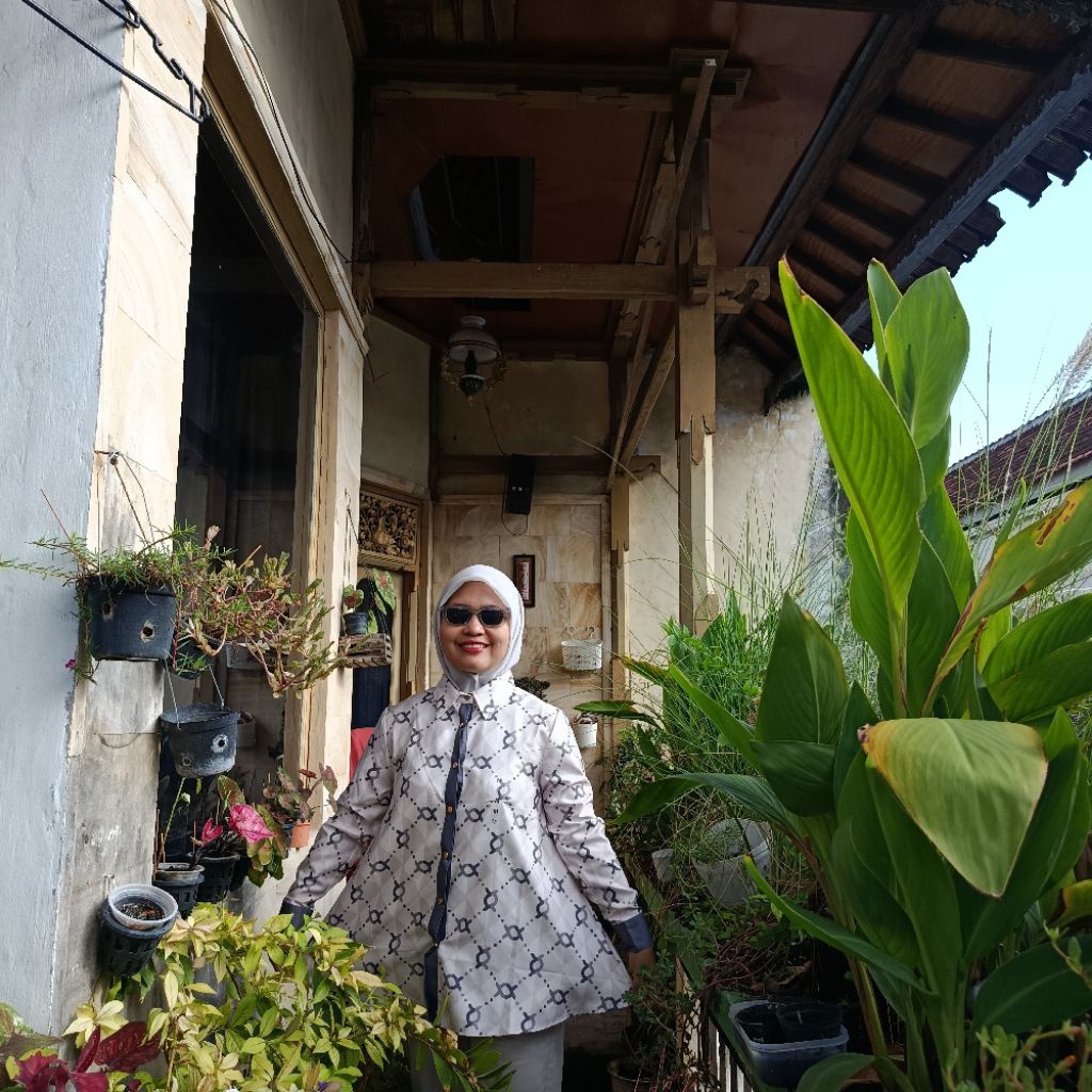 ⚠ On Booked ⚠ Wearing Klamby WK Calya Monogram Mono Putih White size M SaLe Minor Deffect