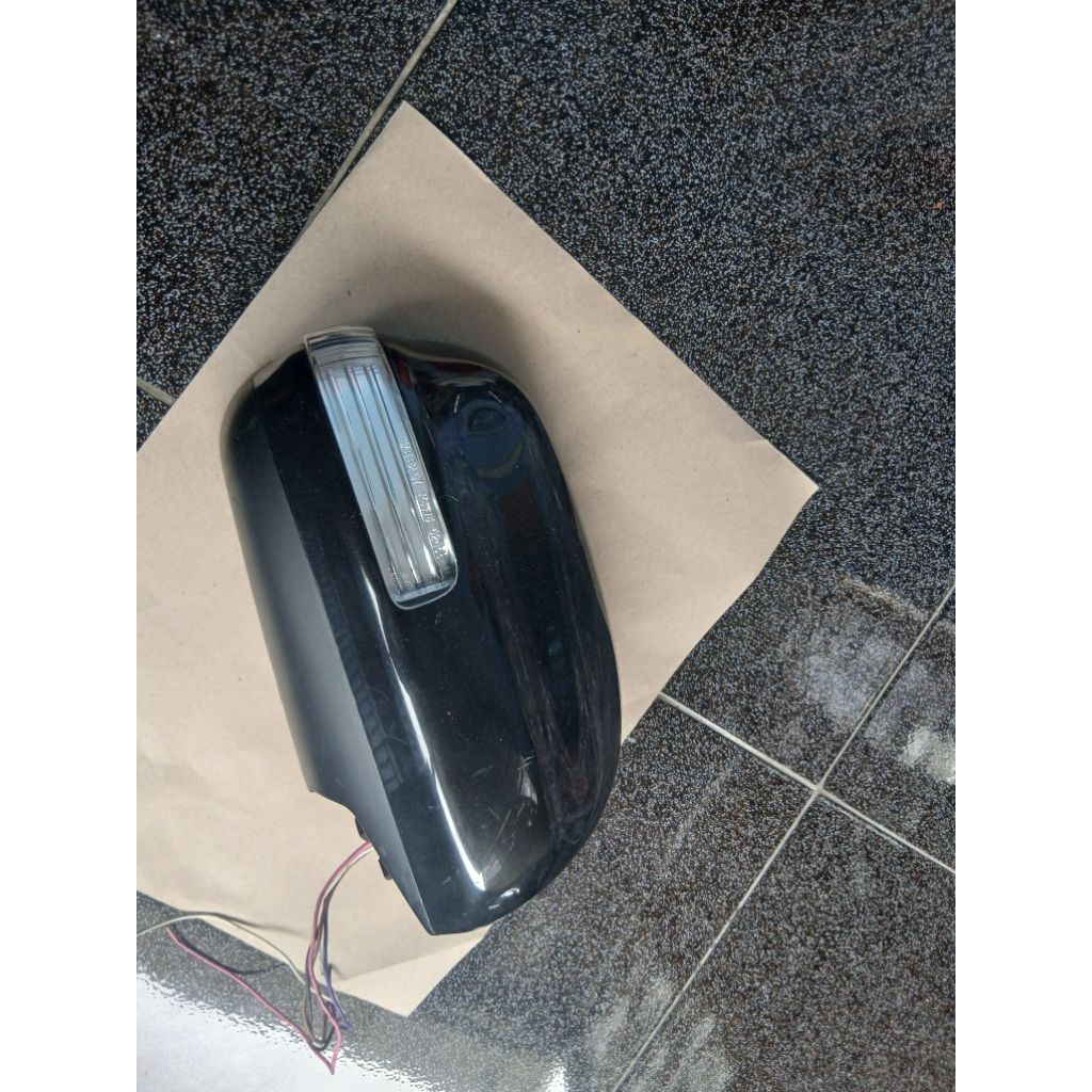 spion rush-terios-luxio electrik kaca lipat manual tanpa kaki-dudukan sebelah kanan