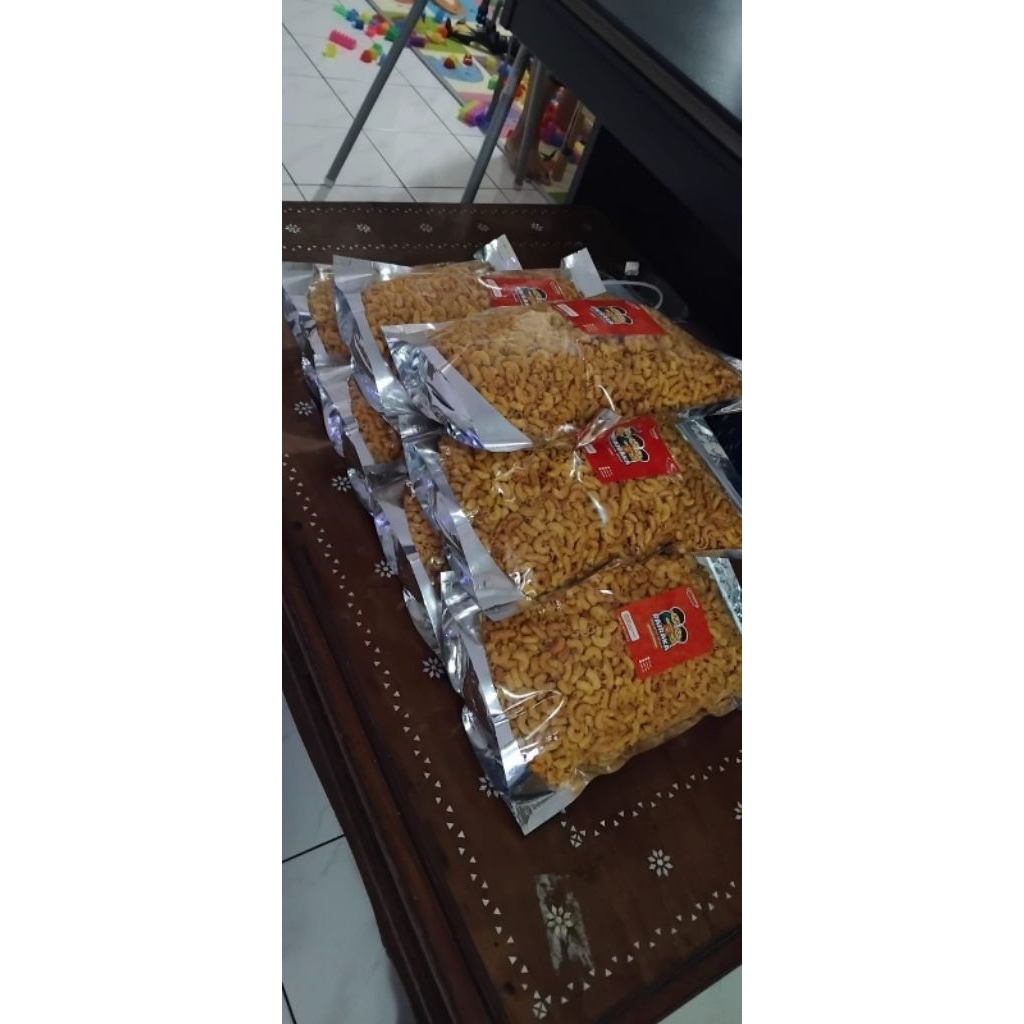 

Makaroni Goreng by SNACK RAIRAKA 500gr & 1kg