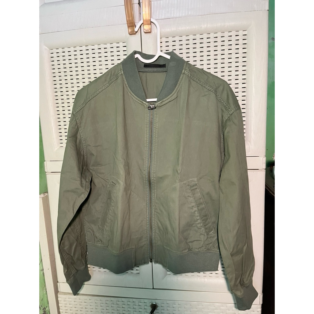 preloved jaket uniqlo army