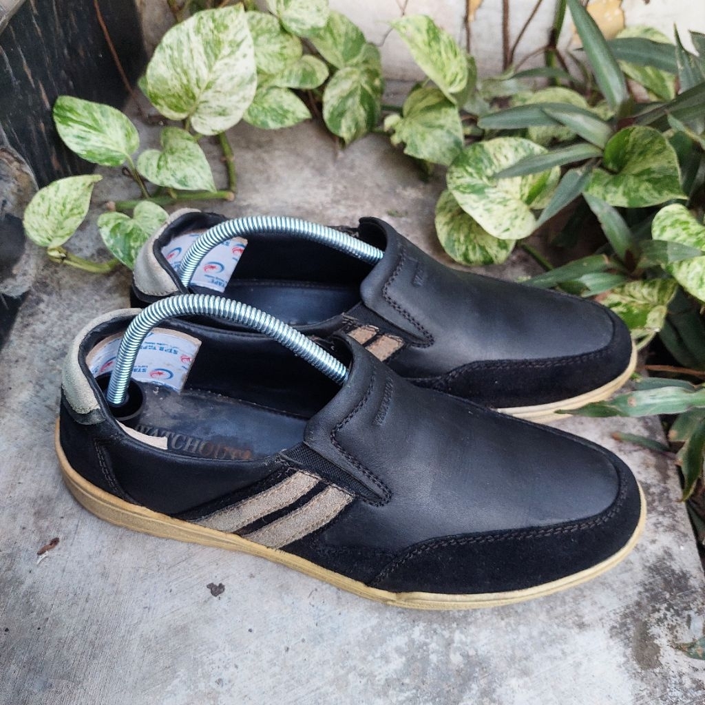 sepatu kasual second watchout size 44(28cm)