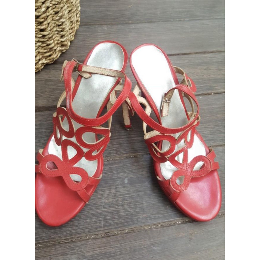 Sepatu sandal andre valentino preloved