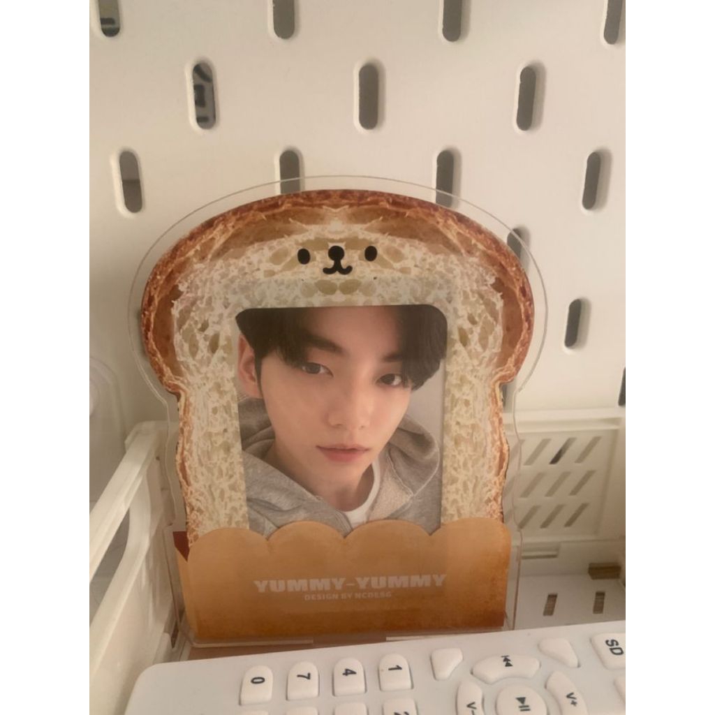 photocard Holder standee cahol preloved