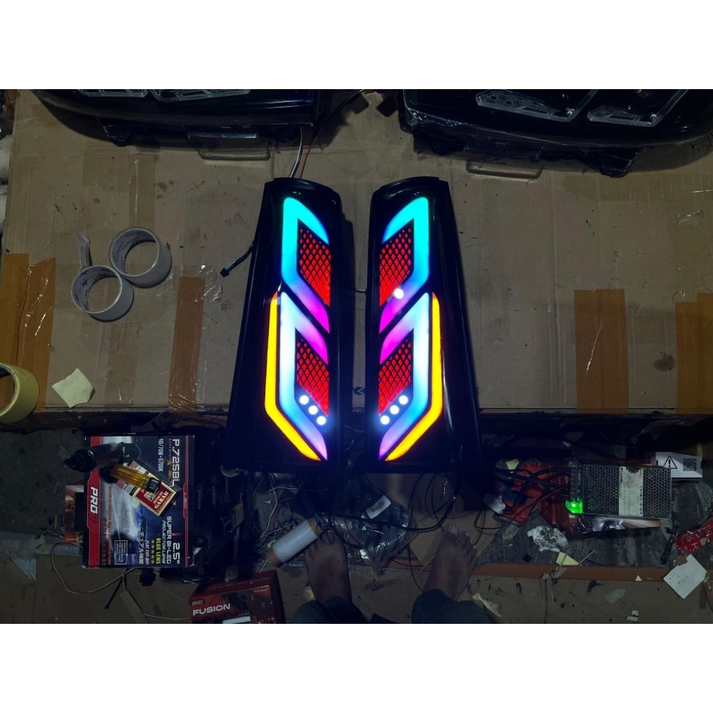 TERBARU Mewah Stoplamp Avanza Xenia Old V3 smoke RGB Matrix Padlepop