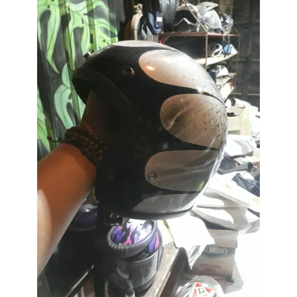 Helm Slim head motif api