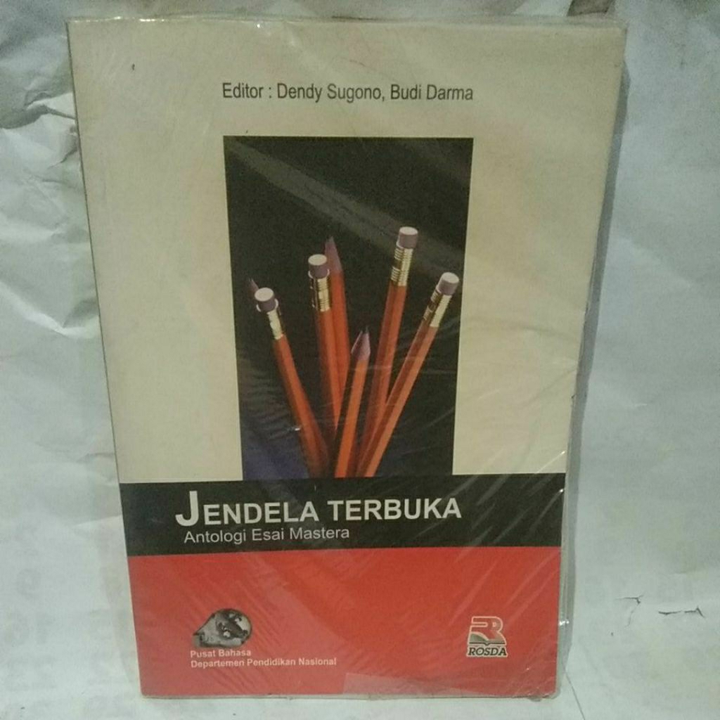 Jendela terbuka ; antologi esai mastera