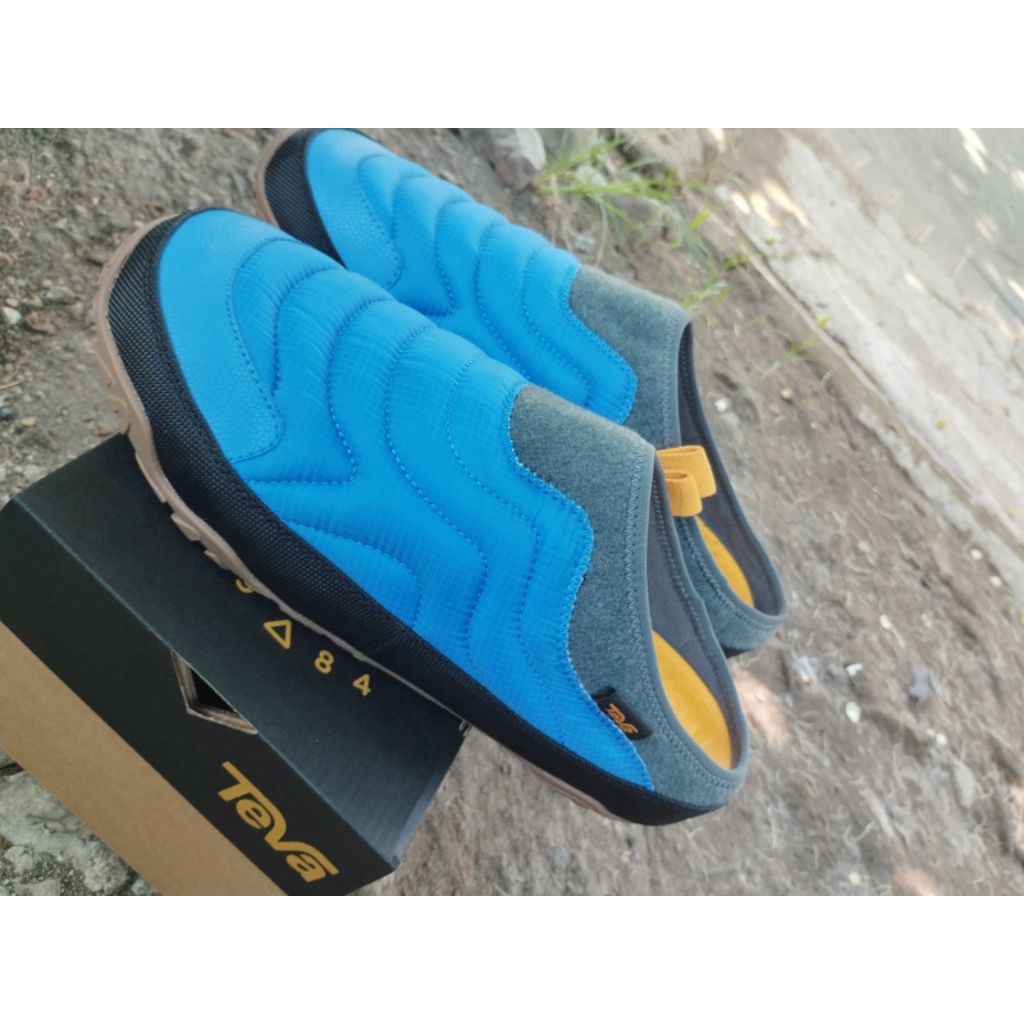 sepatu TEVA slop biru