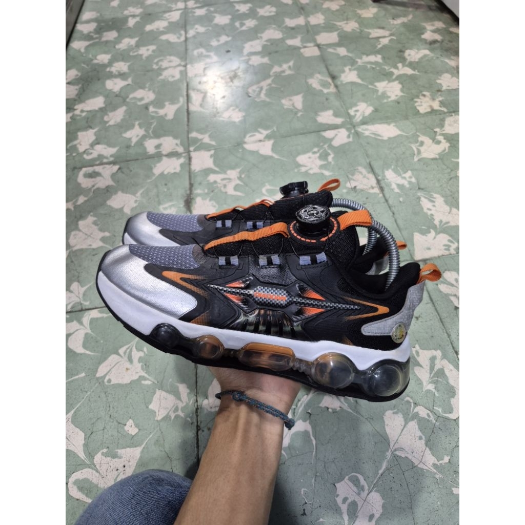 Sepatu Qiaodan Boa Pria(38)