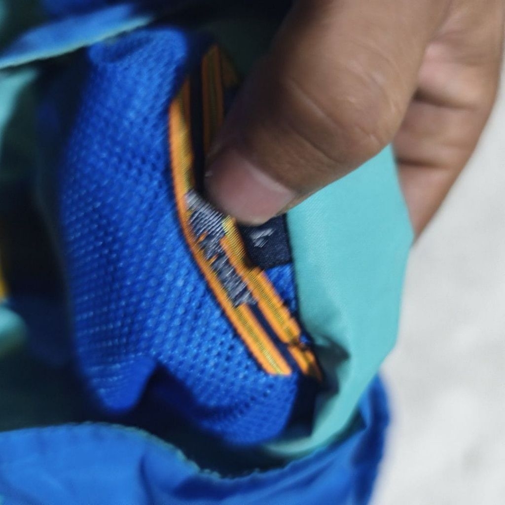 Jaket windbreaker kway packable biru