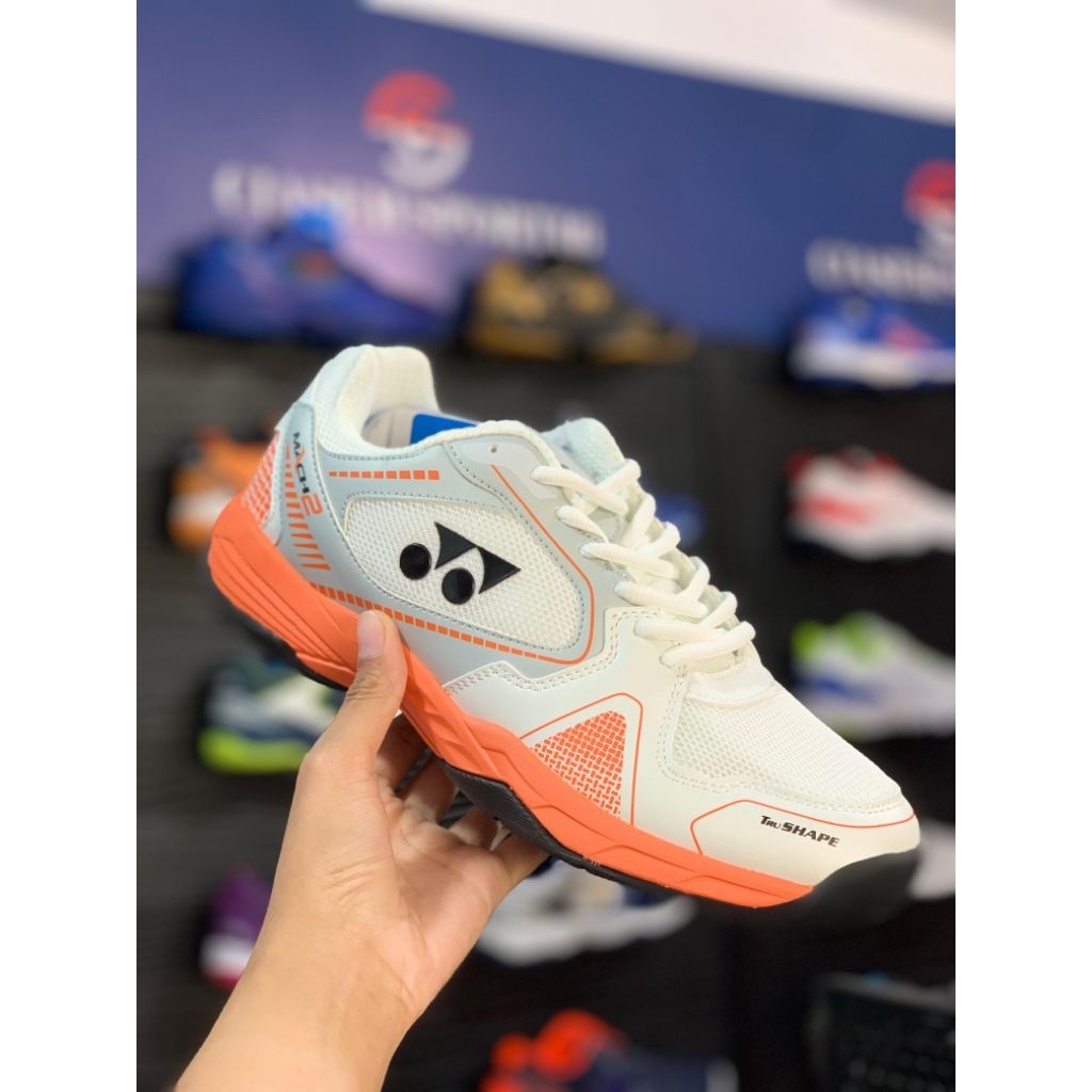 Yonex Sepatu Badminton Yonex Mach 2