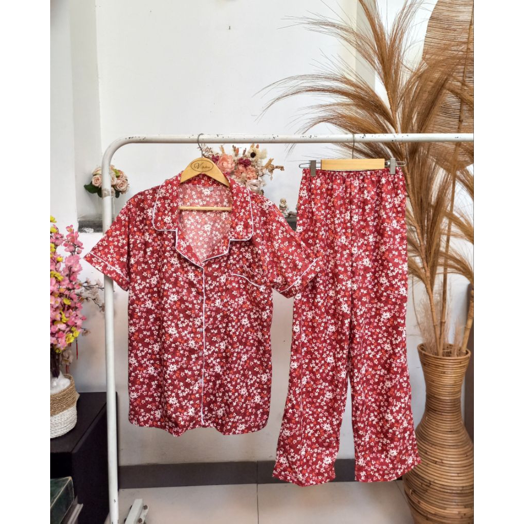 Piyama Set Motif Bunga Warna Merah