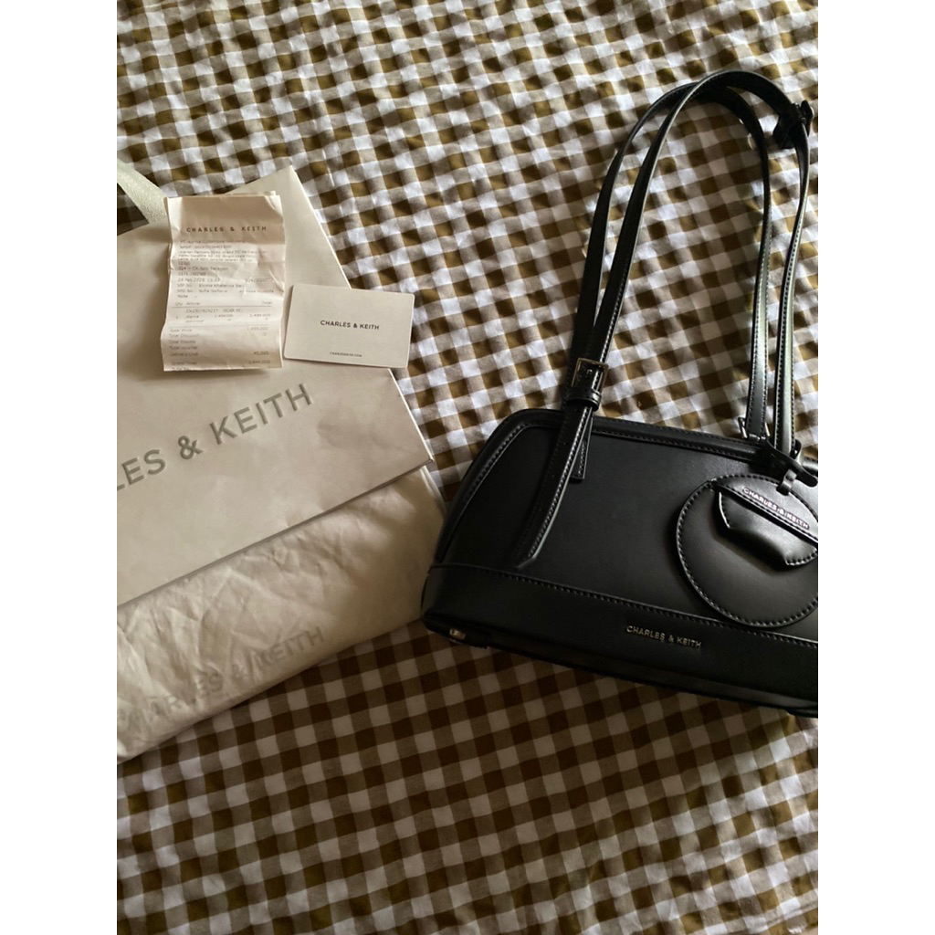 charles and keith elongated handle enola bag / cnk bag / shoulder bag