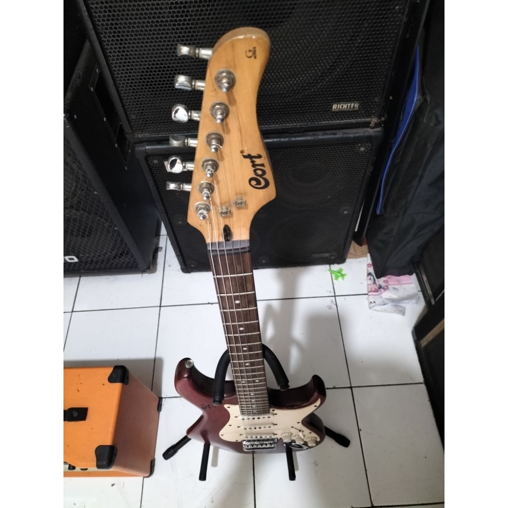 Gitar Cort g100bonusAmpli