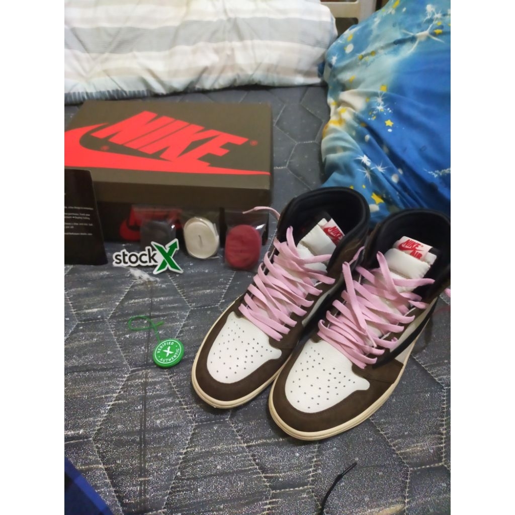 aj1 Travis Scott high mocha