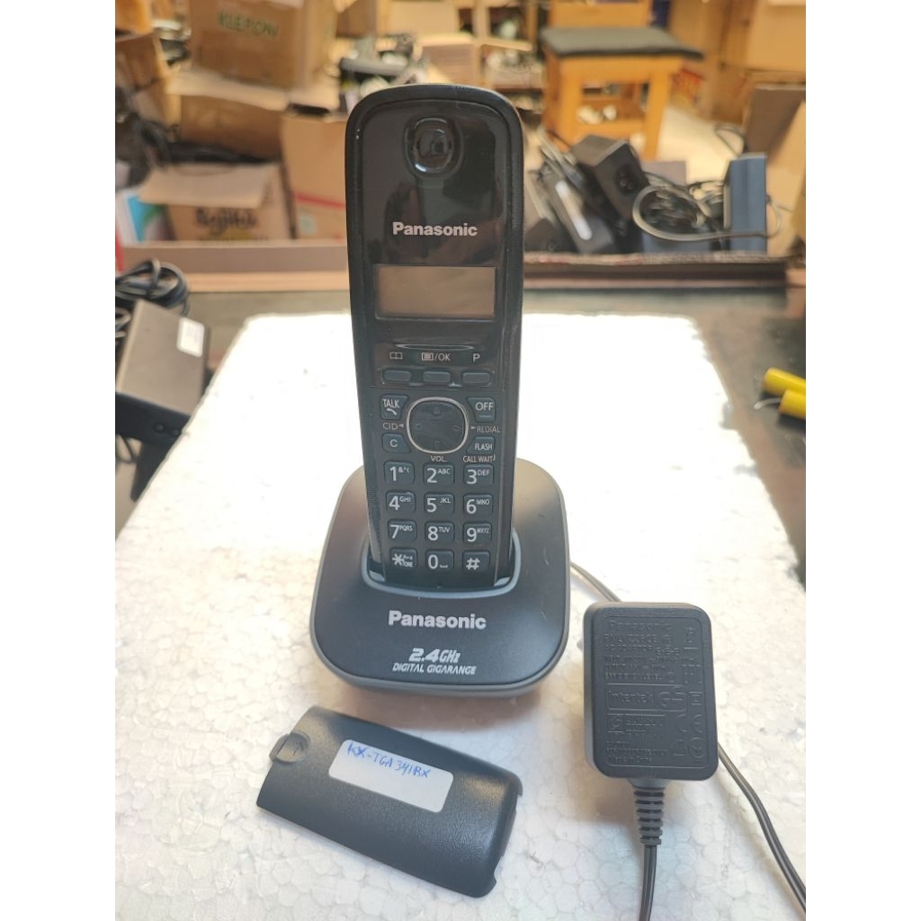 Telepon wireless PANASONIC 2,4Ghz  kx-TG3411BX / KX-TGA341BX plus charger