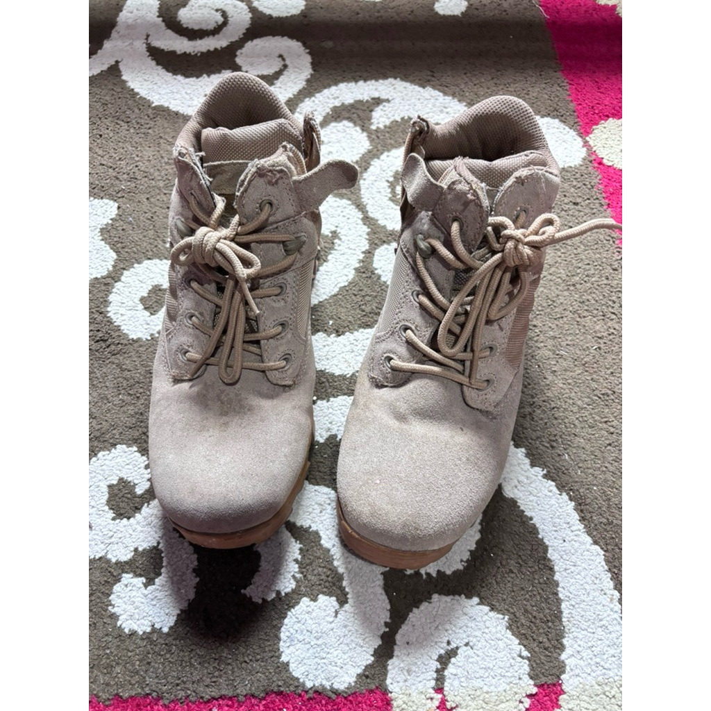 sepatu delta