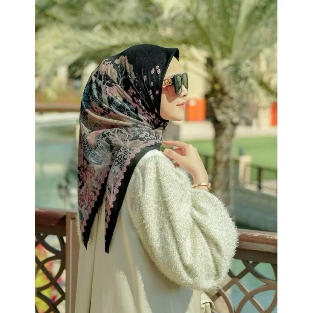 Preloved Buttonscraves Al Qasr Voile Square