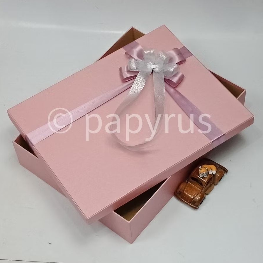 

PAPYRUS 35x45 Tinggi 8cm Kotak Kado Gift Box Hardbox Hampers V2