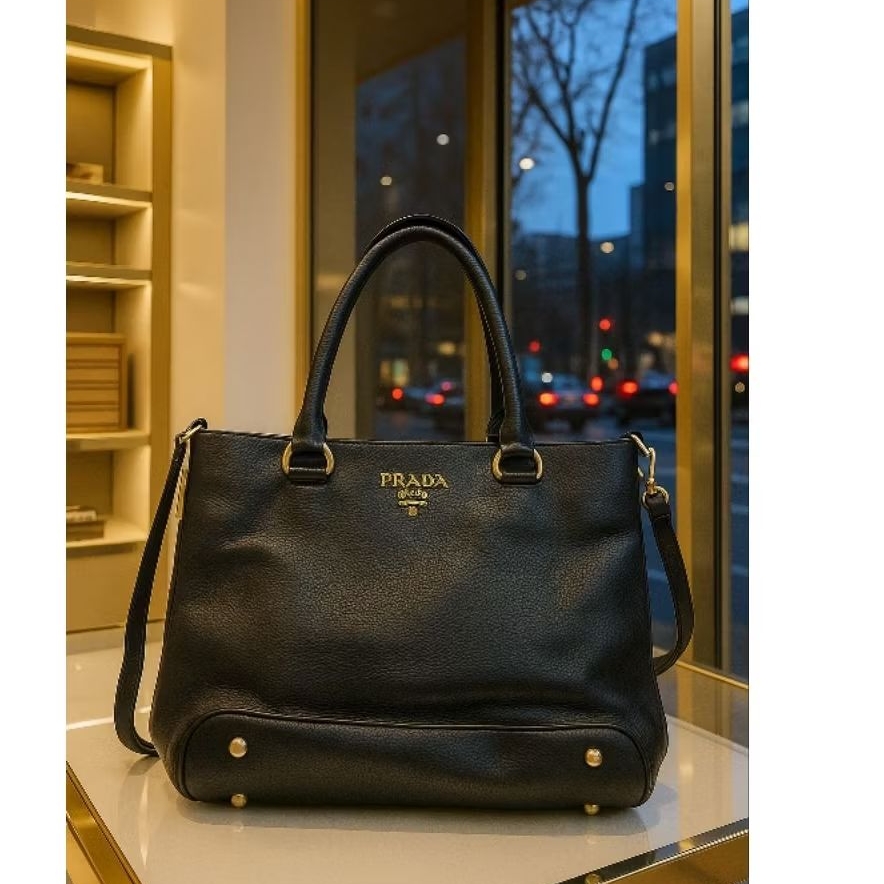 Ala ala Prada Vitello Daino Tote Bag  Preloved, Kulit Asli