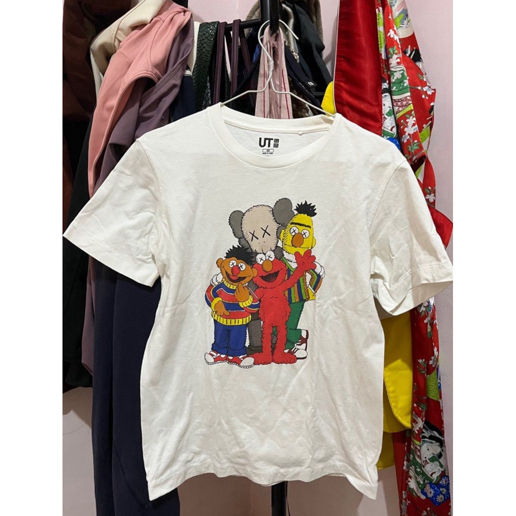 Uniqlo x Kaws preloved