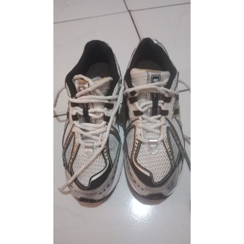 Sepatu New Balance 1906R - Original secon