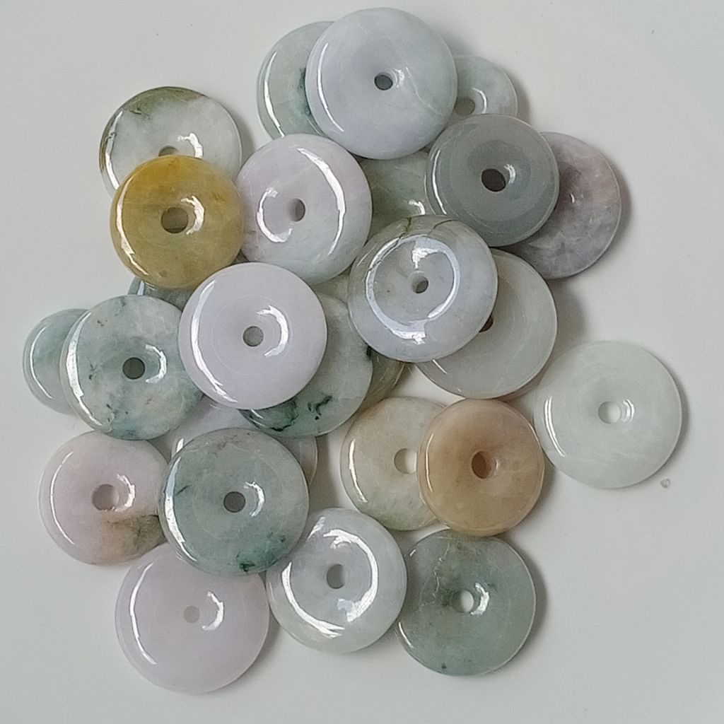 Giok Burma Liontin Koin