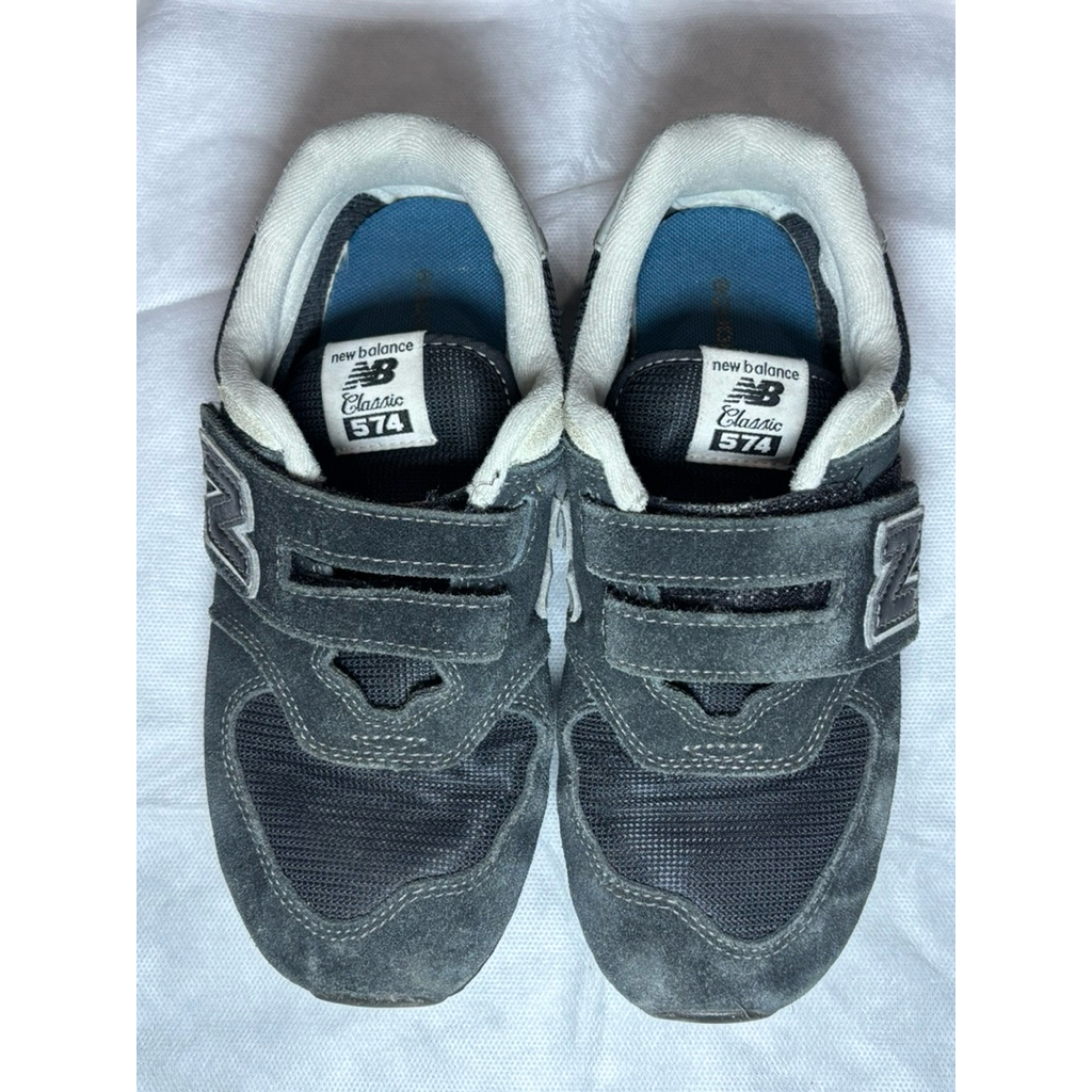 Preloved New Balance 574 Kids size (35) Insole 22 cm