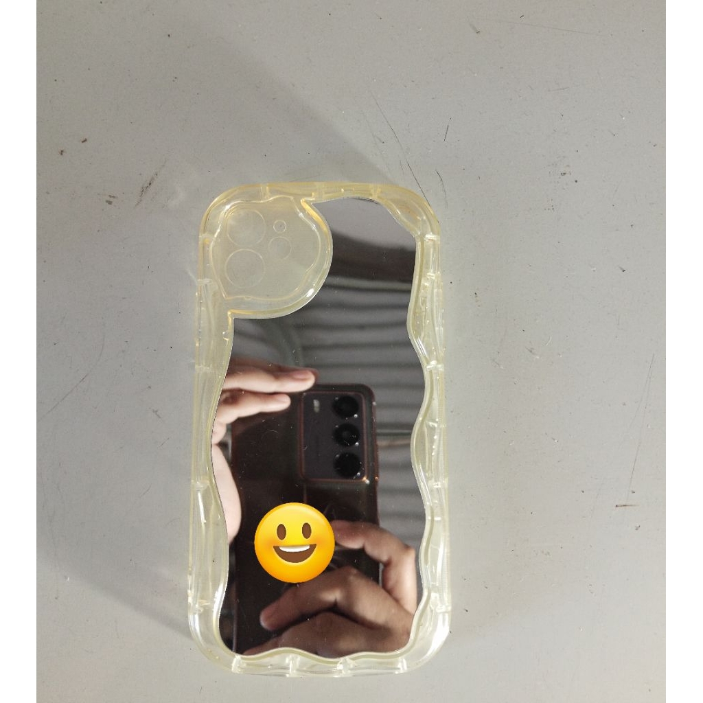 casing iPhone 11 prelove (ada kacanya)