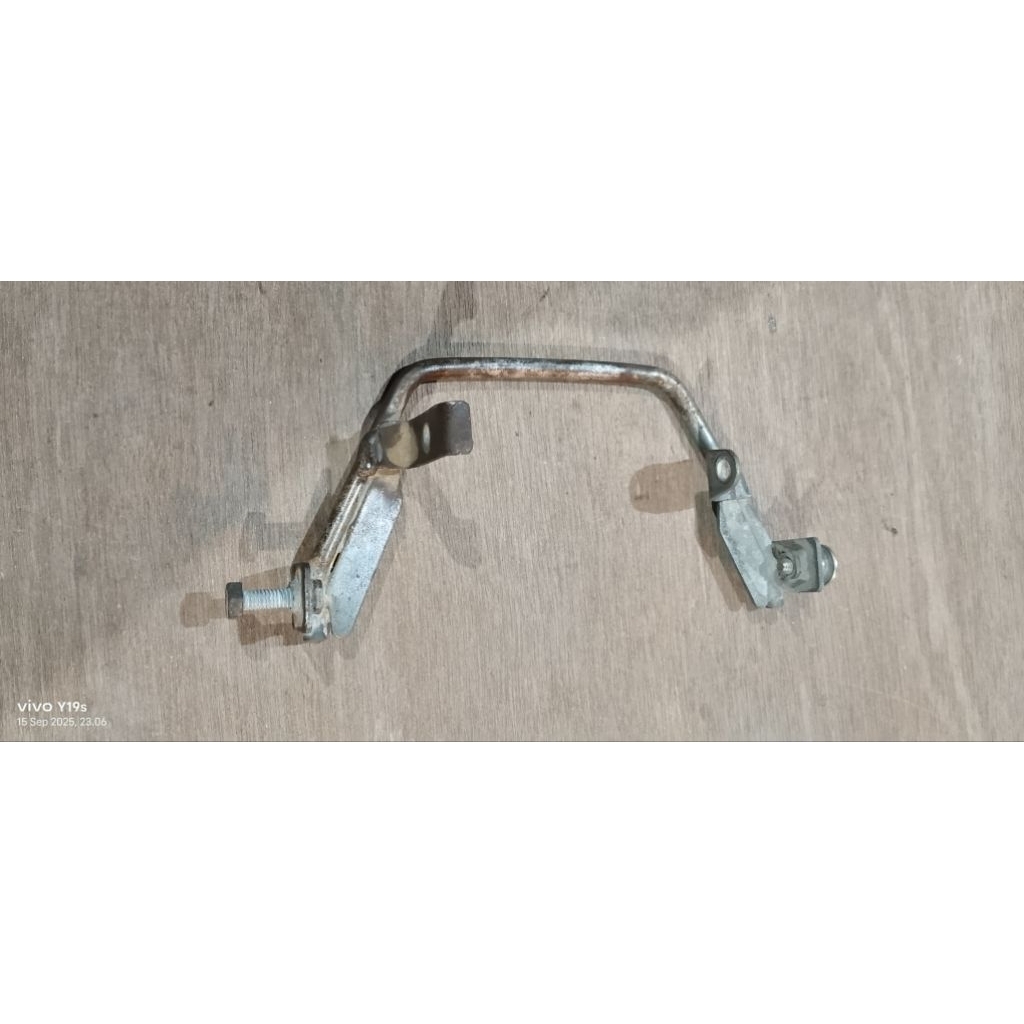 Dudukan Breket Pangkon Sayap Bawah Supra X Supra fit lama Ori Copotan Motor