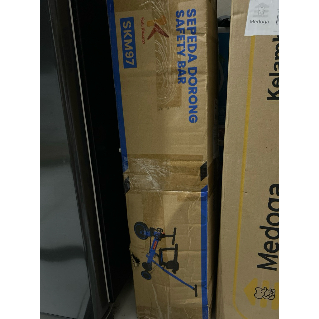 Sepeda dorong bayi baru