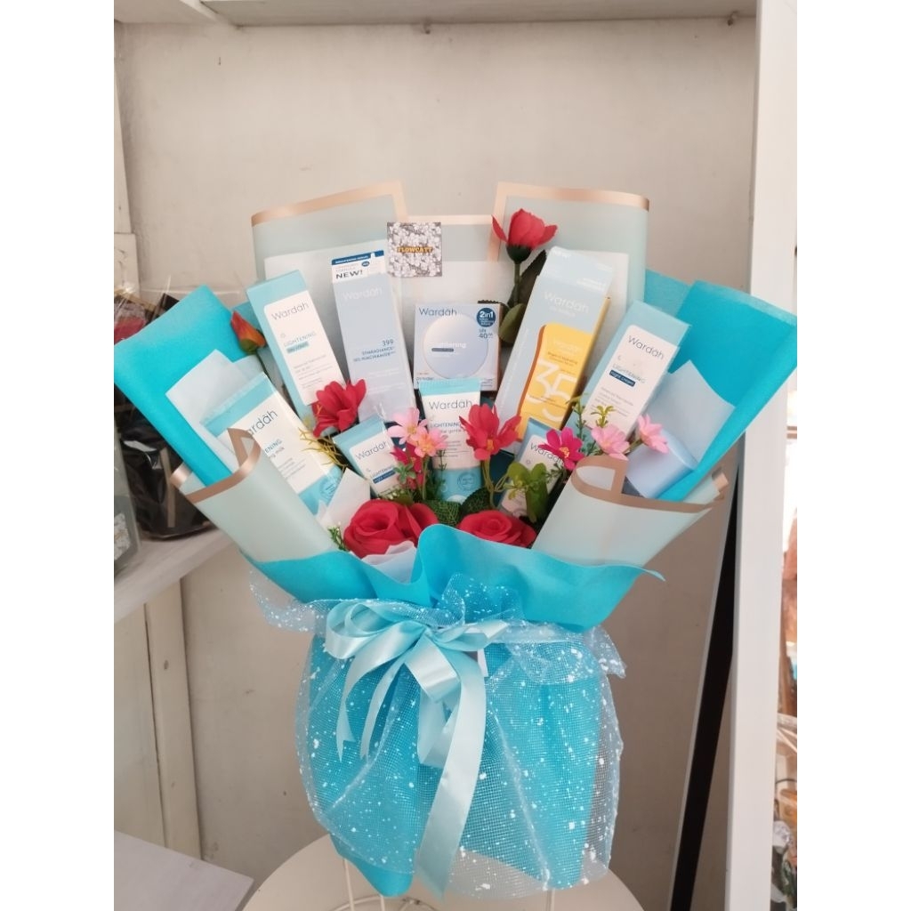Buket Wardah/ Buket Makeup / Bucket Makeup/ Bucket Skincare / Buket Skincare / Bouquet Makeup/ Bouqu
