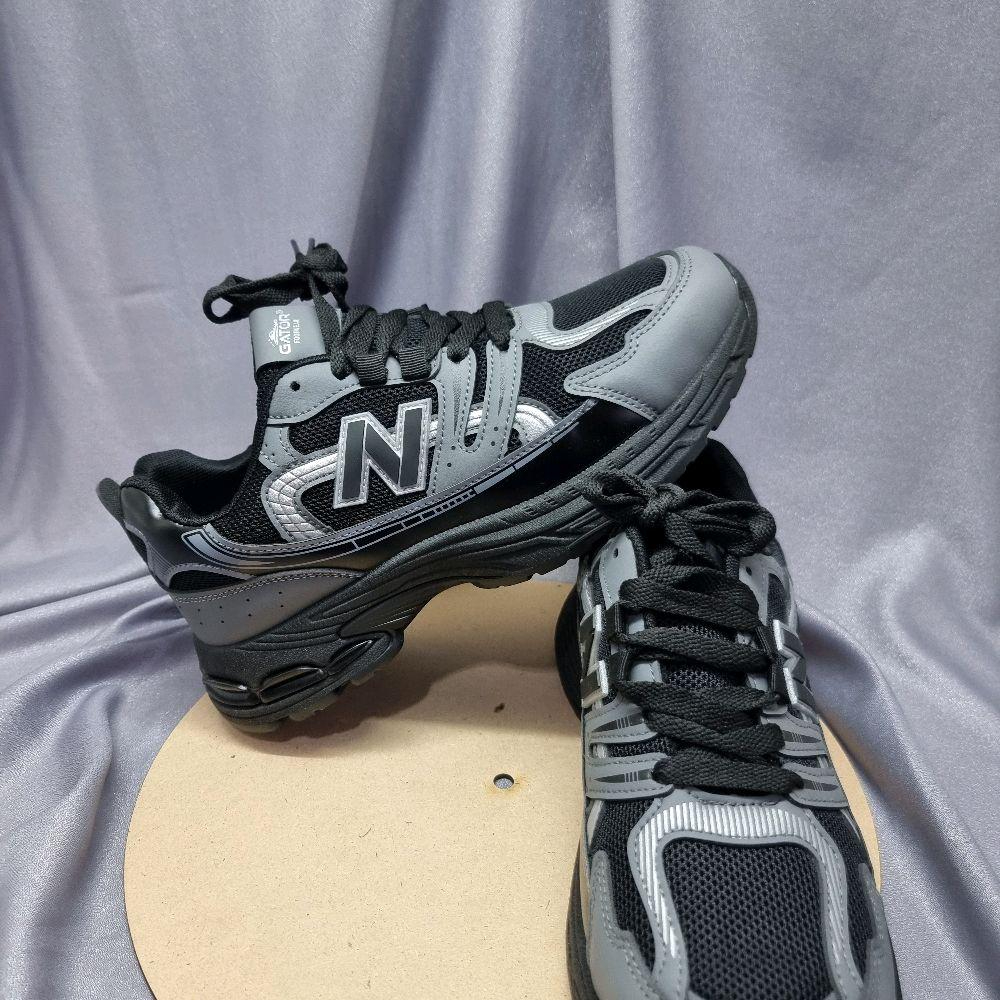 sepatu main dari gator. sepatu untuk pria dewasa. cocok untuk main bersama teman