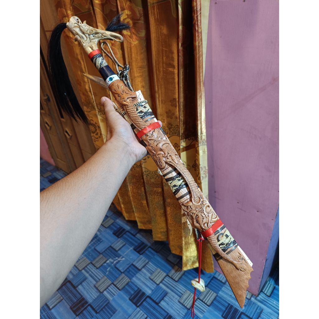 mandau kalteng kamberawit