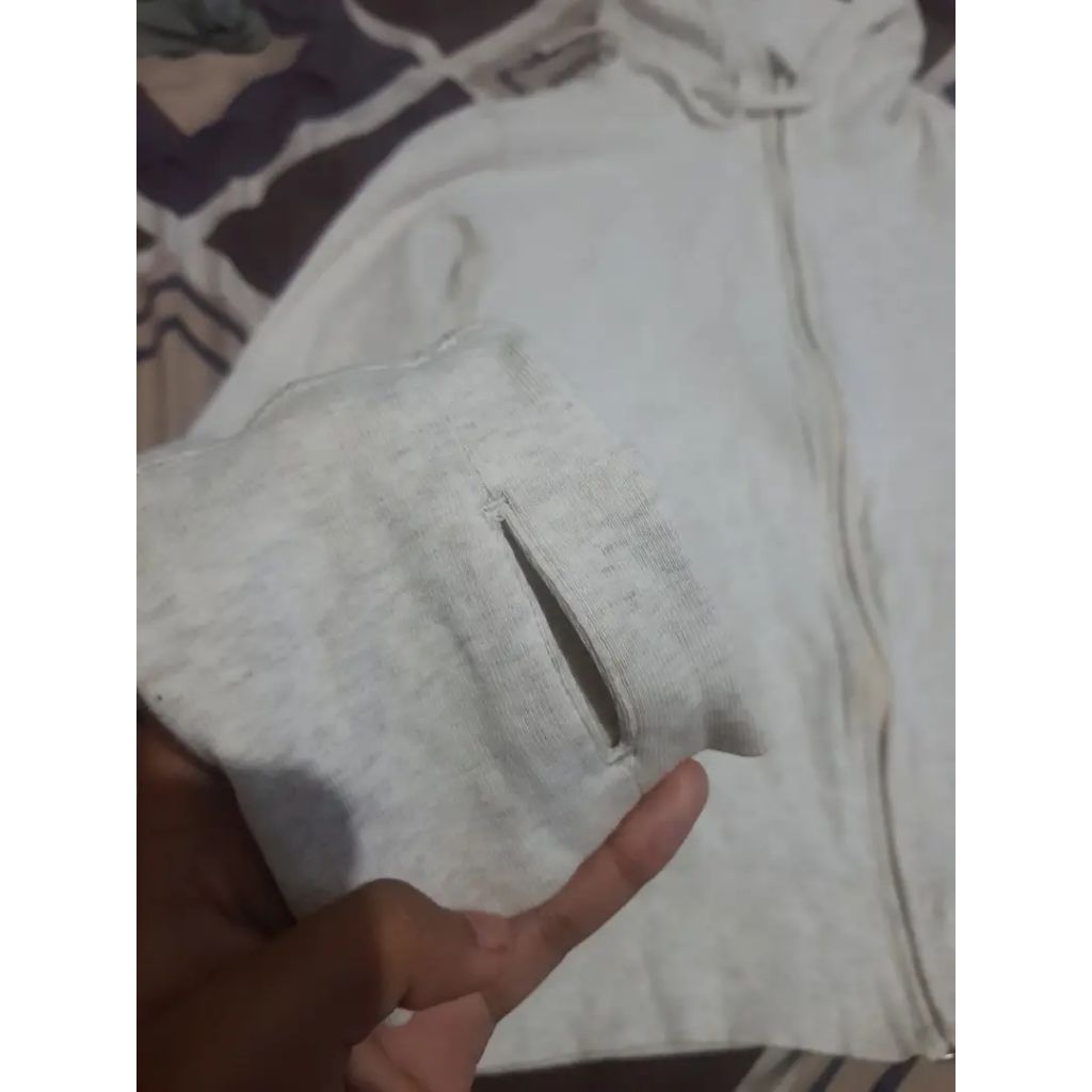 preloved jaket running UNIQLO