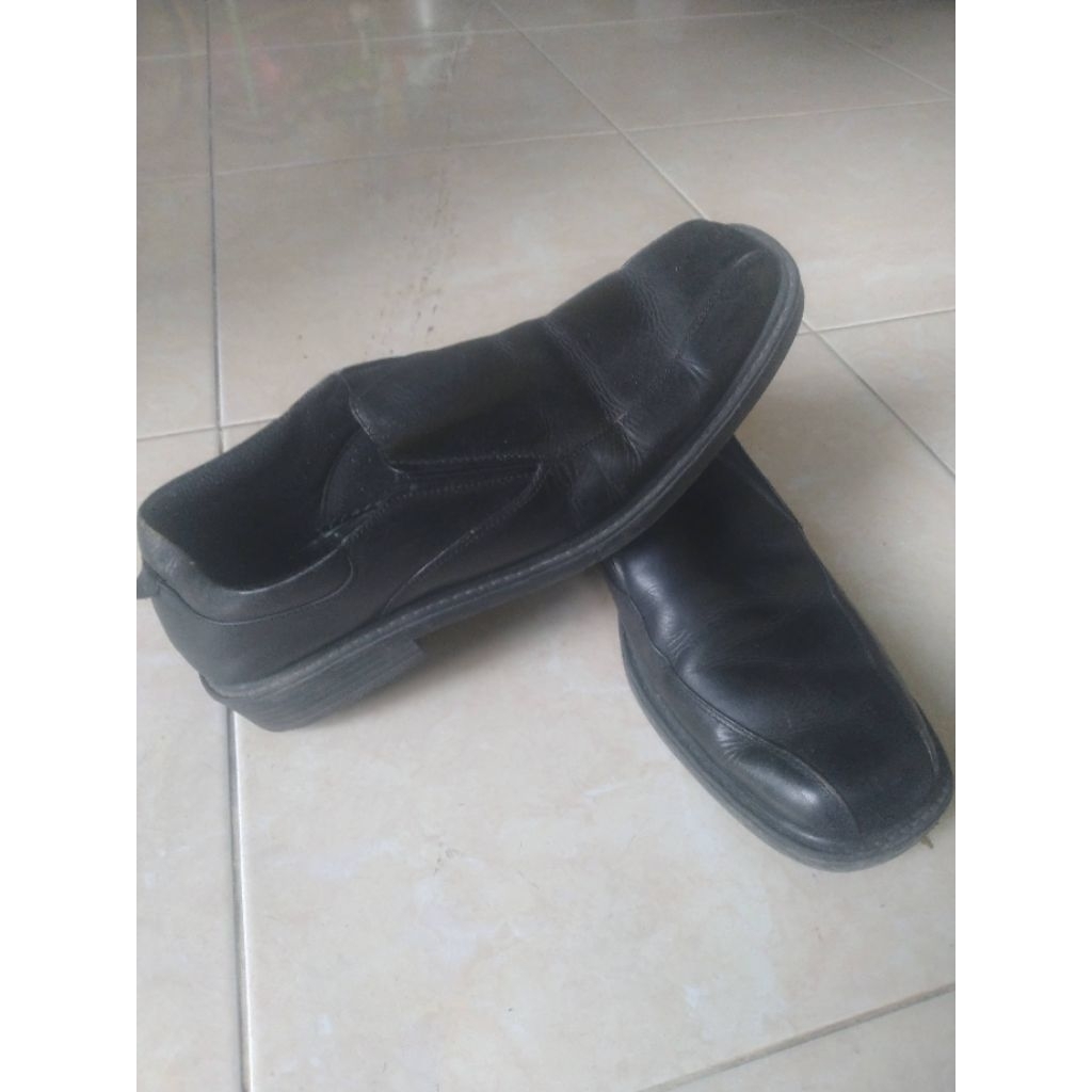 Sepatu Pantovel Kulit Pria Second