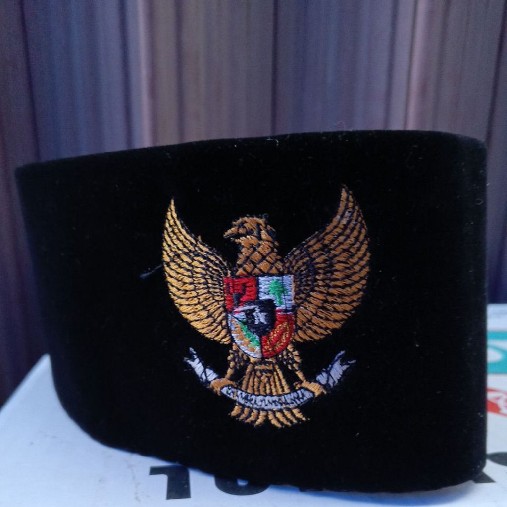 Peci logo Garuda / songkok bordir garuda / peci Garuda / gambar garuda