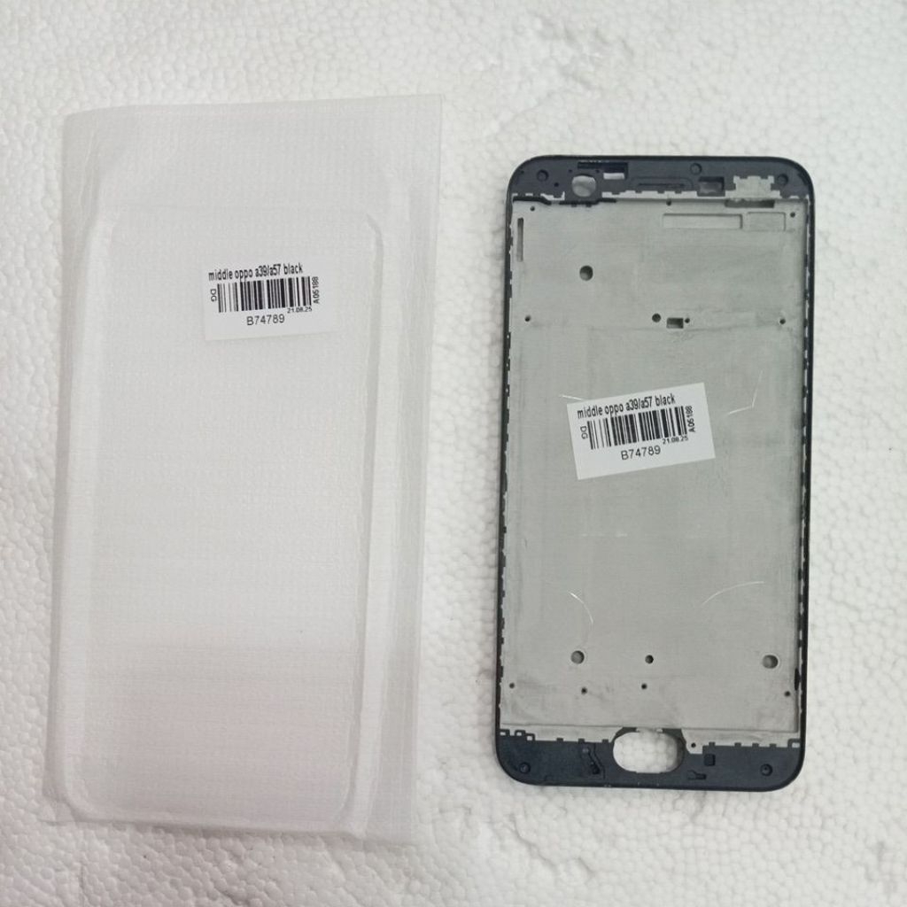 MIDDLE FRAME / TULANG TENGAH OPPO A39 / A57 BLACK