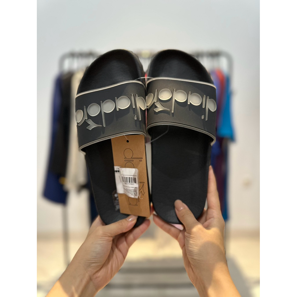 SANDAL SLIP ON PRIA DIADORA MESS BLACK 100% ORIGINAL SENDAL DIADORA