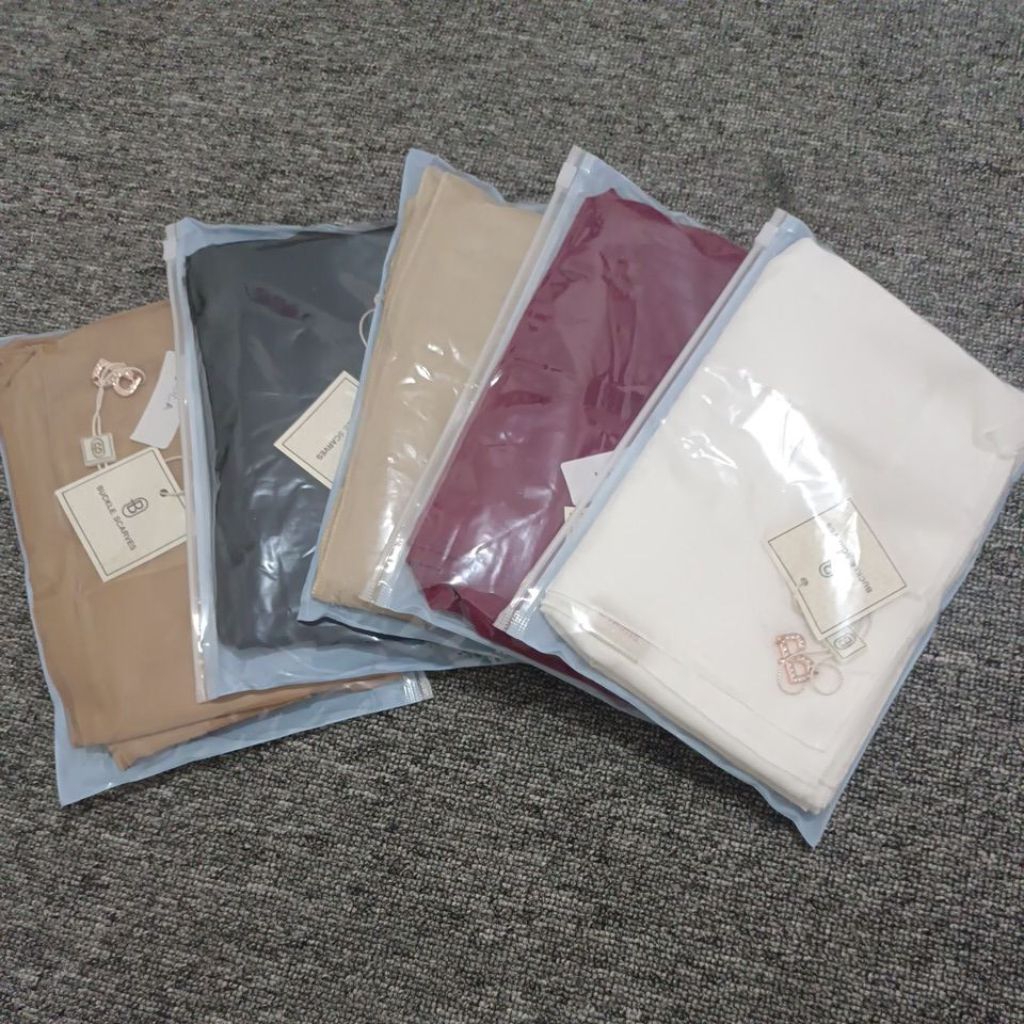 buckle scarves polos paris luxury