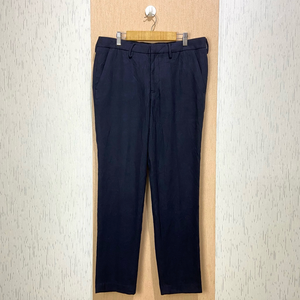 Work Pants GU by UNIQLO Slim Fit / Celana Bahan Pria / WP233 / Size 32