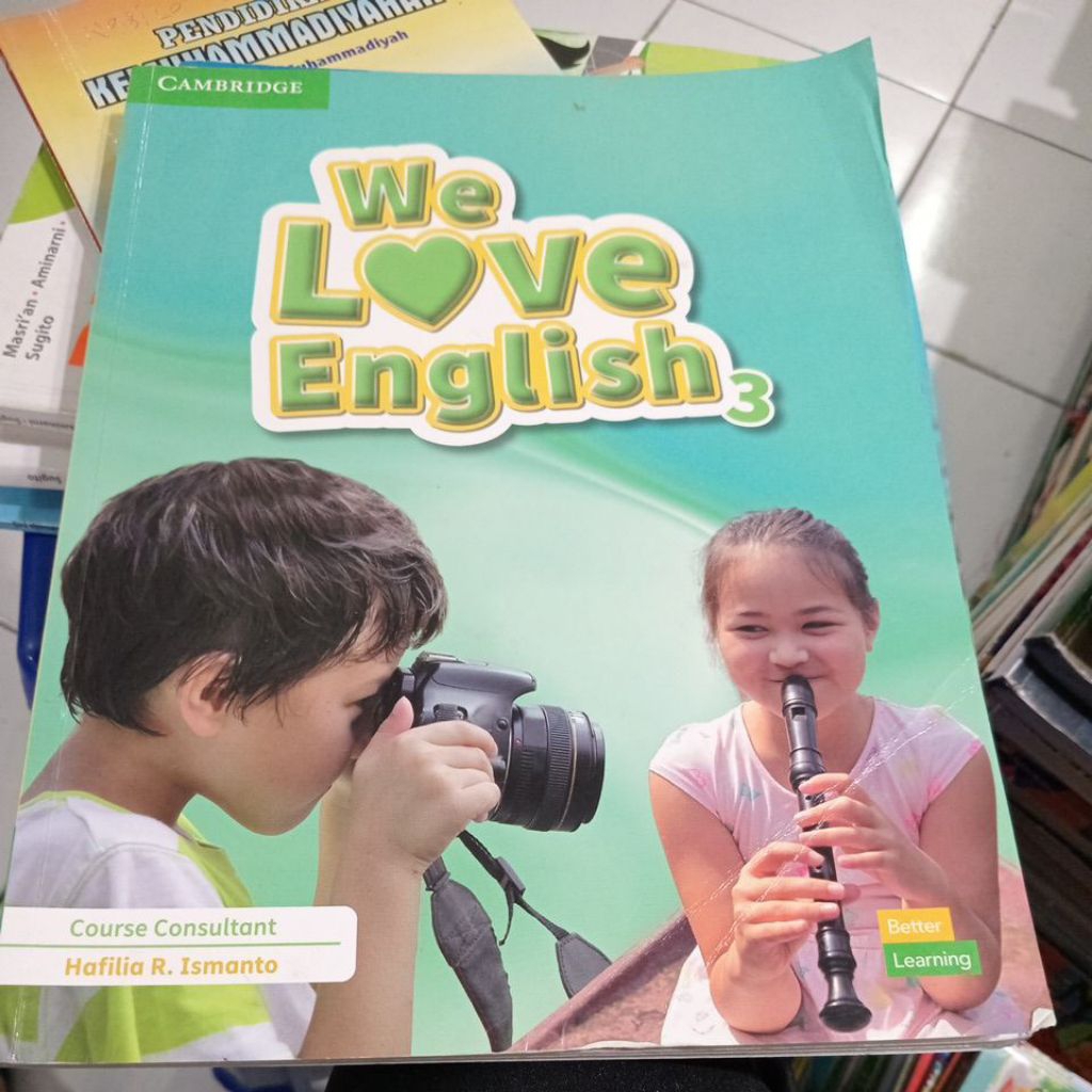 Cambridge we love English 3(Hafilia R.Ismanto) Buku Second ada Coretan