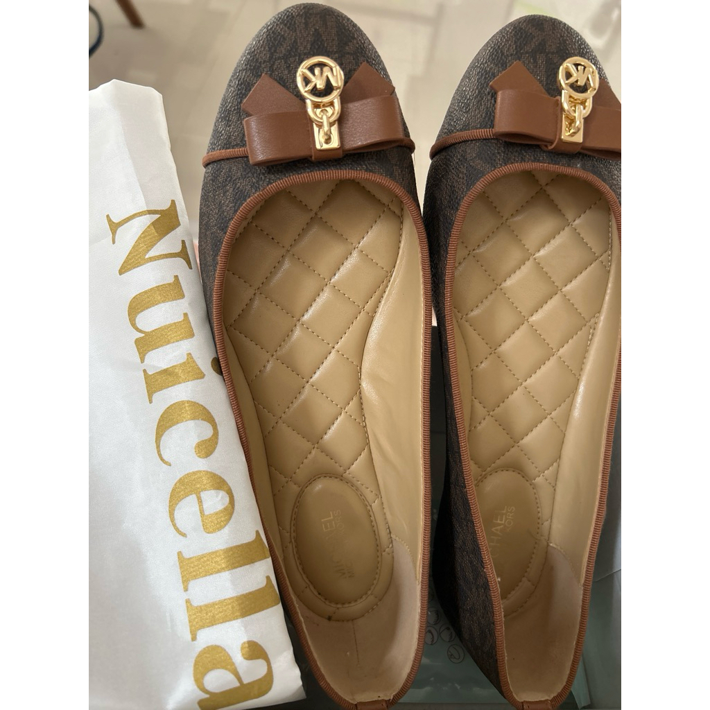 MICHAEL KORS HONEY FLAT SHOES 8 PRELOVED (NETT)