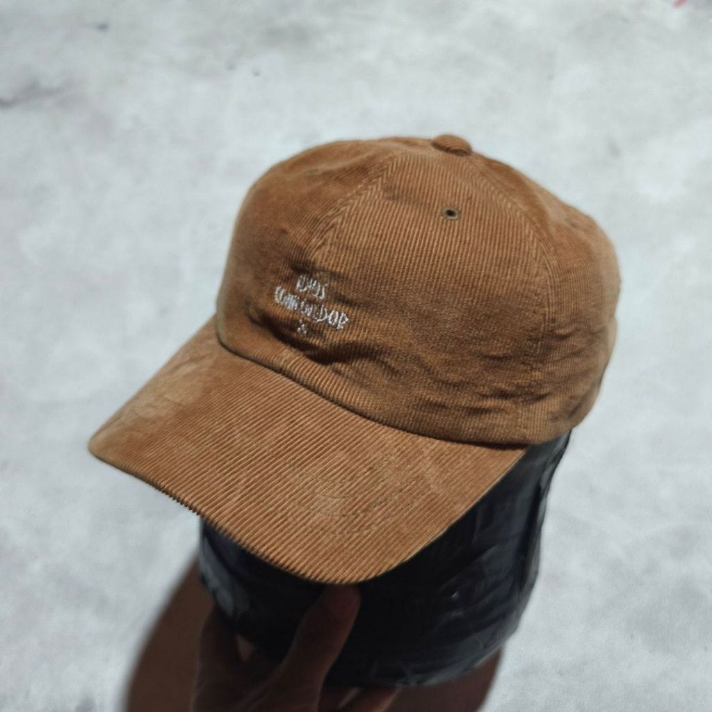 Topi snapback corduroy pria coklat