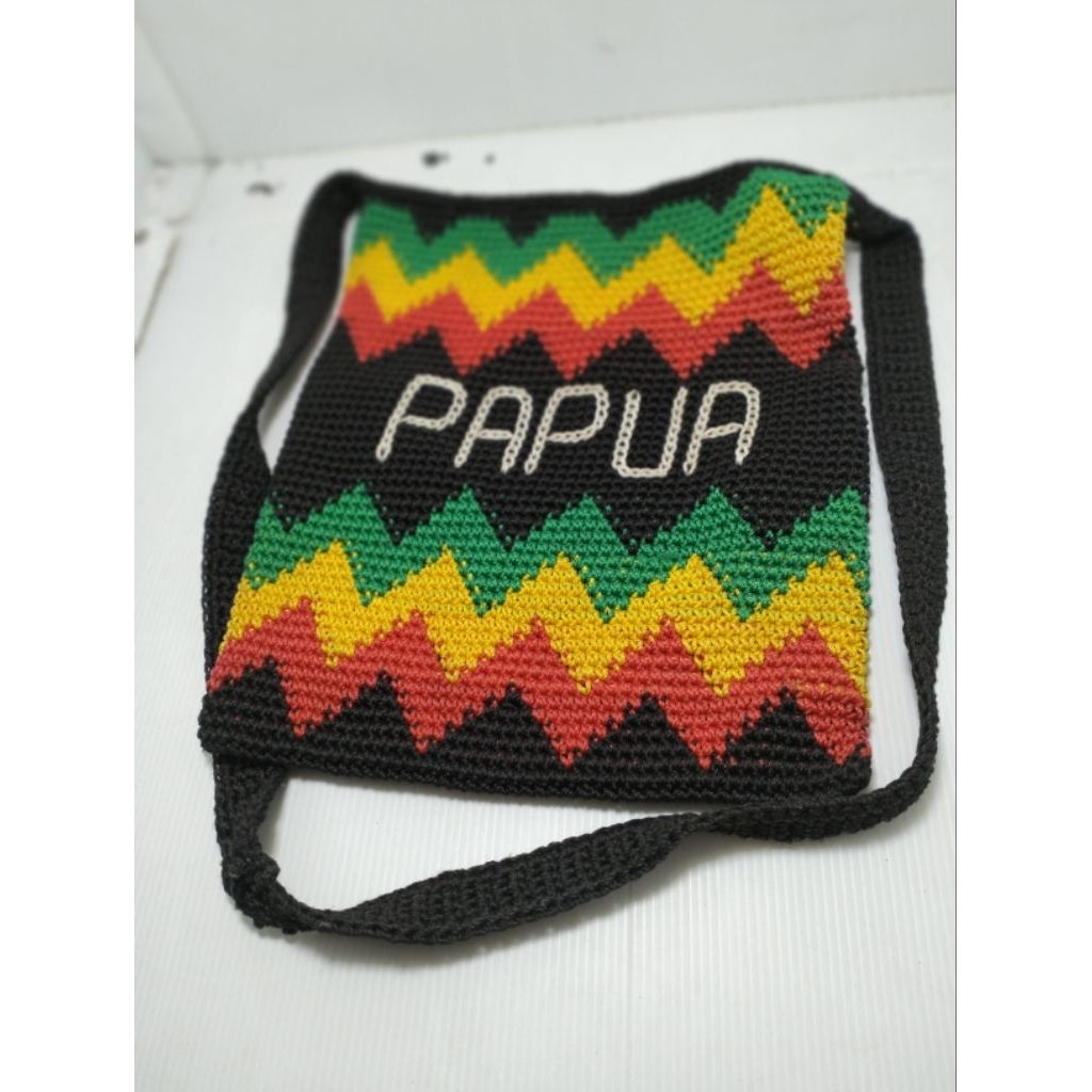Tas dari daerah Papua Bahan bagus warna Reggae